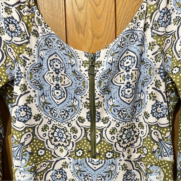 Free People Women’s Green Paisley Bohemian Earthy Mini Dress V Neck Size Large - Picture 7 of 9